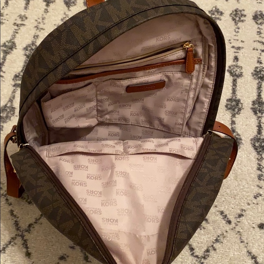 Backpack - Picture 3 of 5